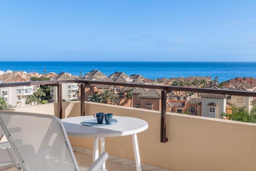 Charming Apartment With Sea Views Марбелья Экстерьер фото