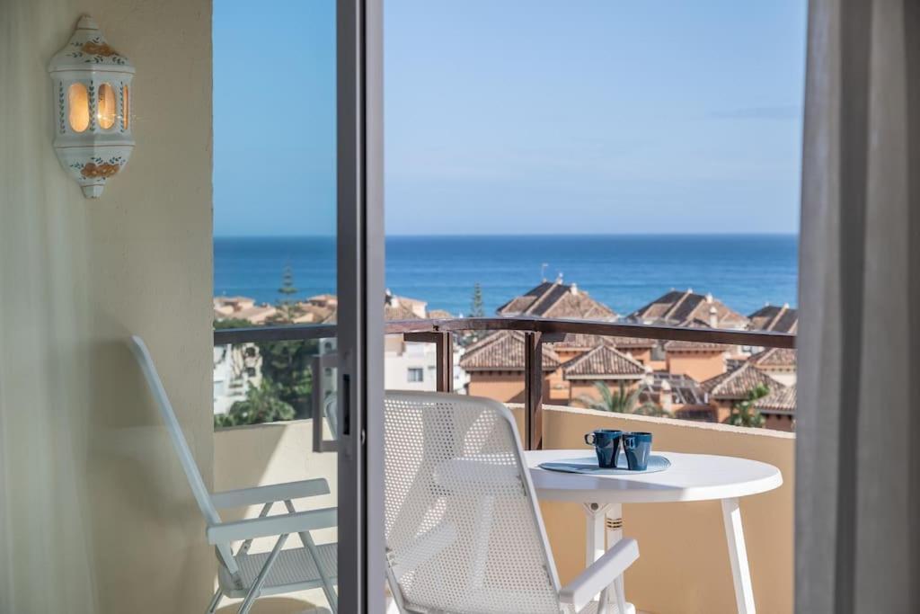 Charming Apartment With Sea Views Марбелья Экстерьер фото
