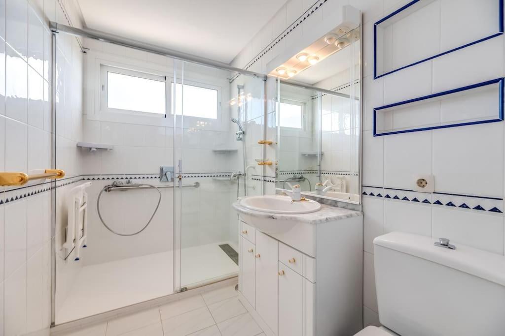 Charming Apartment With Sea Views Марбелья Экстерьер фото
