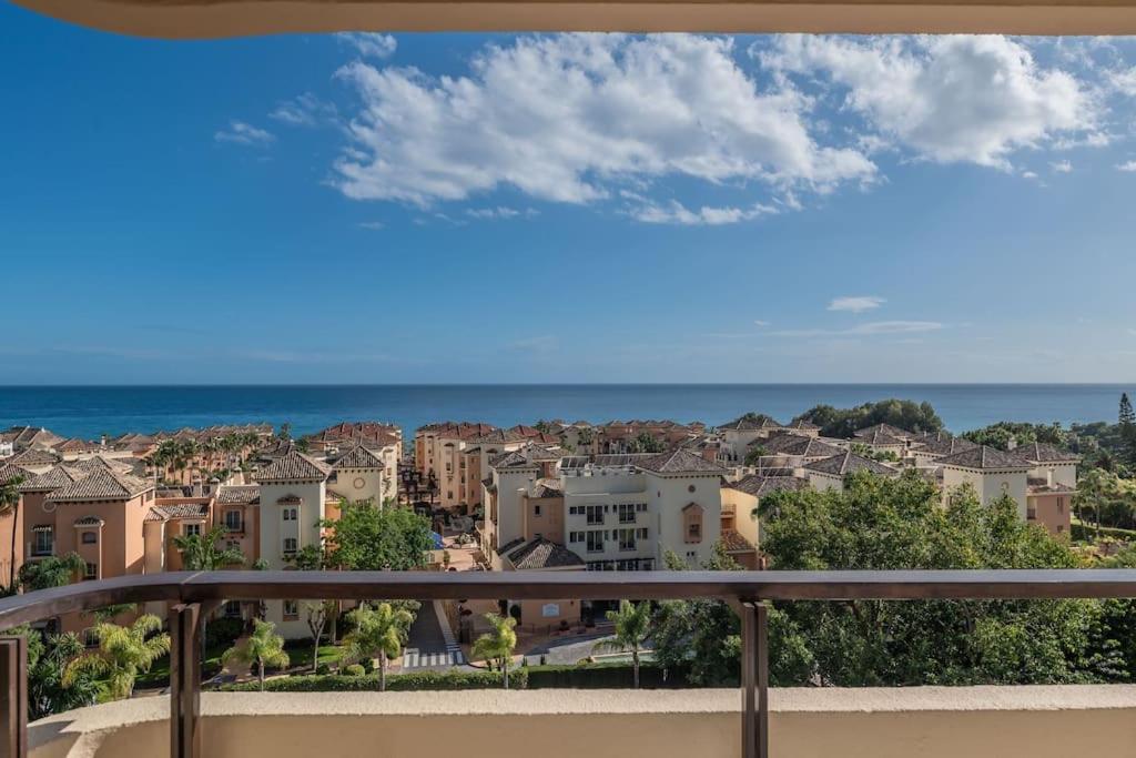 Charming Apartment With Sea Views Марбелья Экстерьер фото